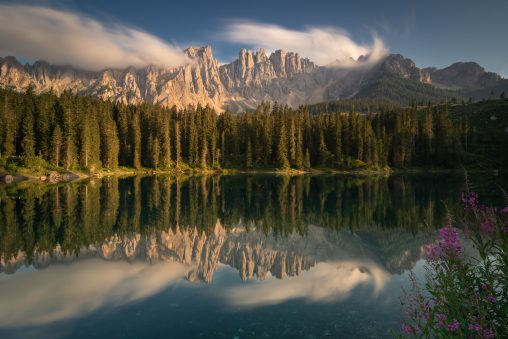 Panorama del lago di Carezza