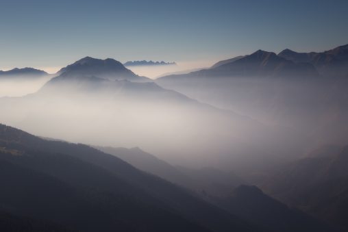 Nebbie autunnali in montagna